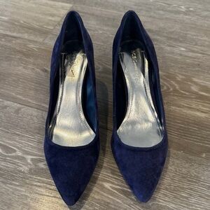BCBG Generation Blue Suede Heels, size 6